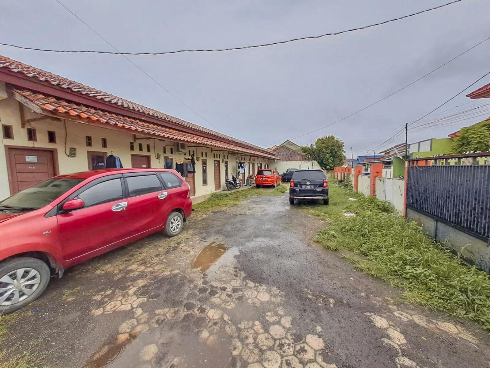 Oyo Life 93590 Penginapan Palapa 10 Syariah Bandar Lampung Exterior photo